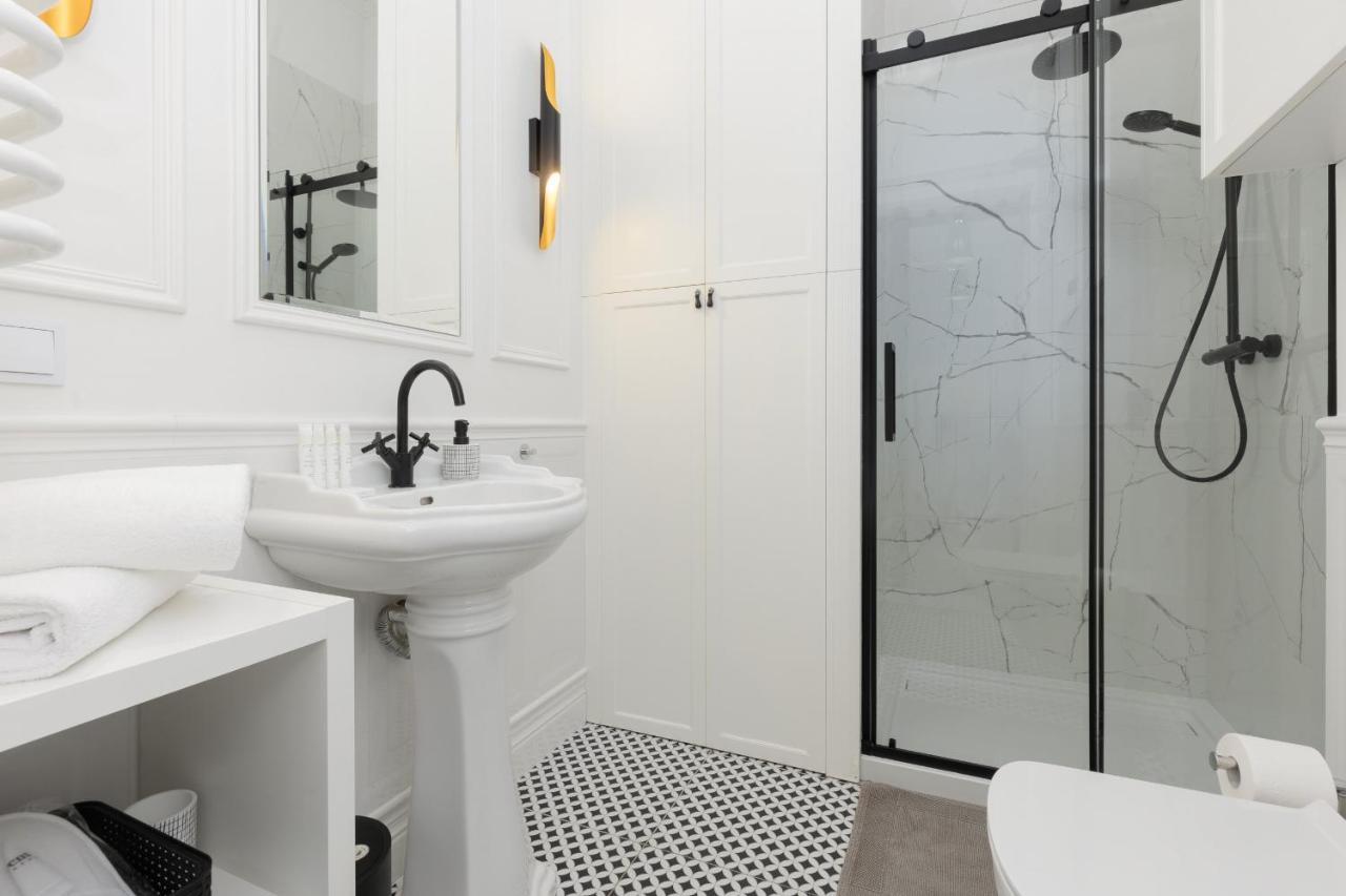 Apartment Strzelecka Old Town Cracow By Renters Prestige Krakkó Kültér fotó